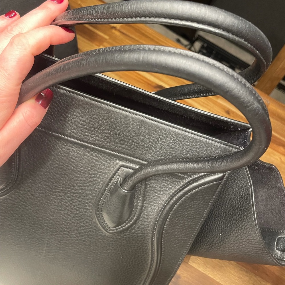 Celine Medium Phantom Luggage Tote in black supple calfskin leather - Picture 4 of 7